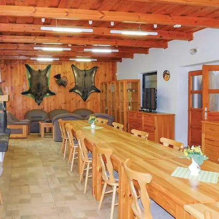 Six Bedroom Holiday In Mlynky Bana Lucia