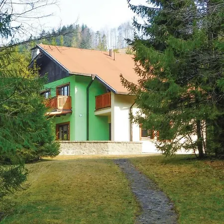 بيت للعطل Six Bedroom Holiday In Mlynky Bana Lucia