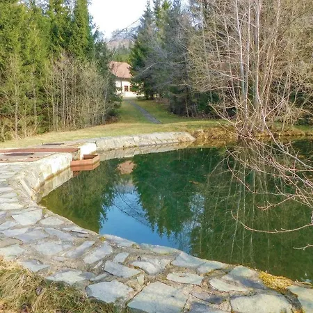 Six Bedroom Holiday In Mlynky