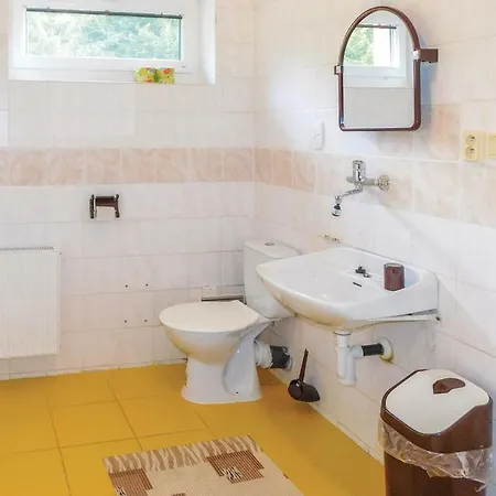 Six Bedroom Holiday In Mlynky بيت للعطل Bana Lucia